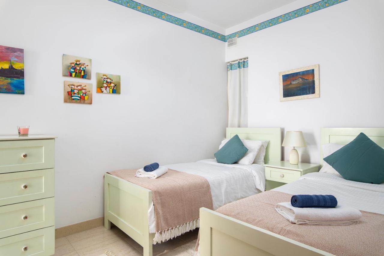 Modern 2Br Apartment Close To Sea, In The Heart Of 슬리에마 외부 사진