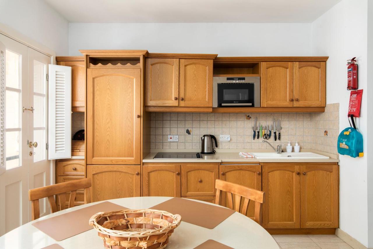 Modern 2Br Apartment Close To Sea, In The Heart Of 슬리에마 외부 사진