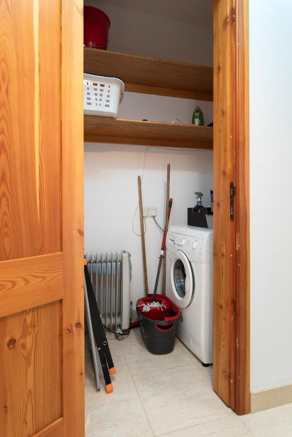 Modern 2Br Apartment Close To Sea, In The Heart Of 슬리에마 외부 사진